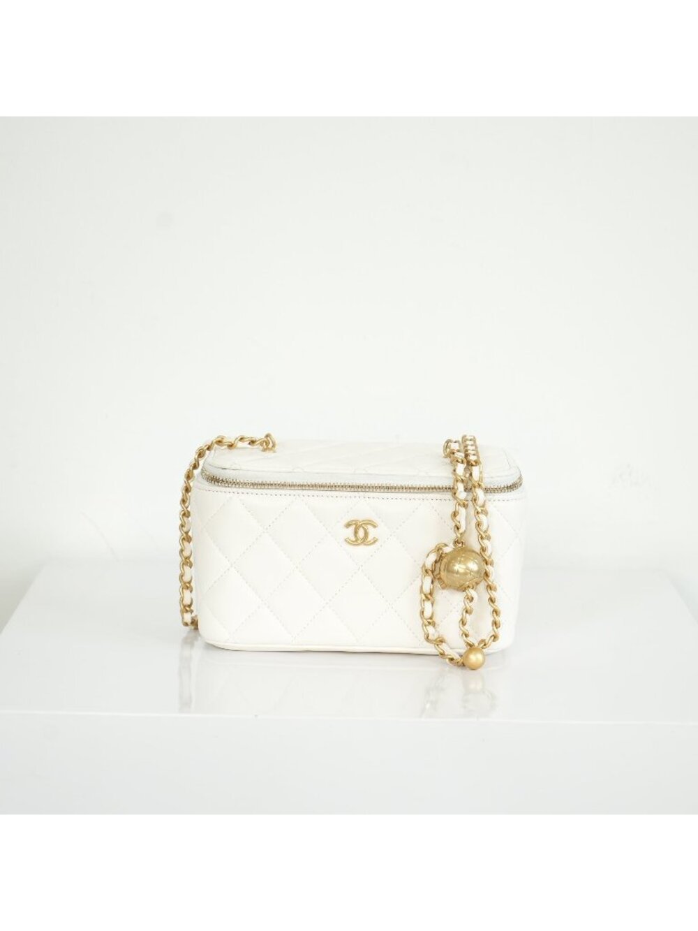 Chanel White Quilted Lambskin Leather Vanity with Dust Bag